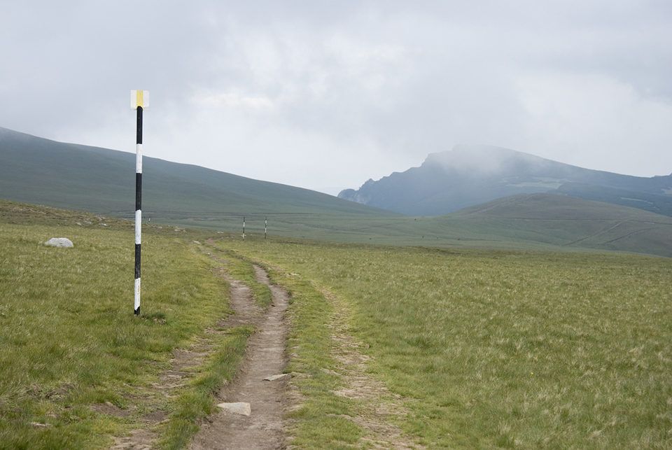 Úton a Babele-től Piatra Arsă felé.